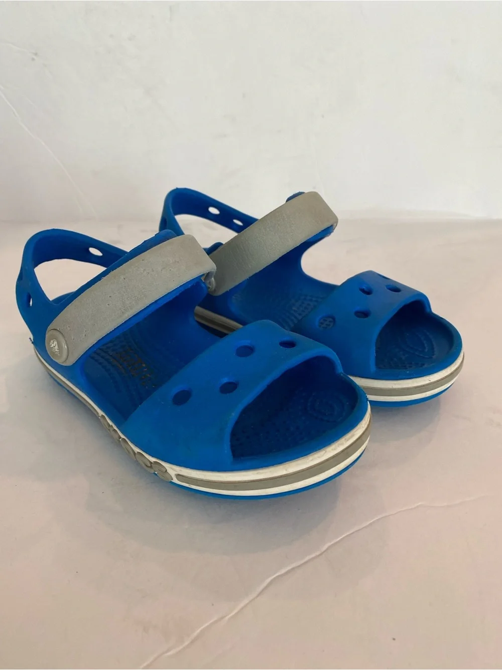 Crocs Unisex Bayaband Blue and Gray Sandals - Picture 1 of 5